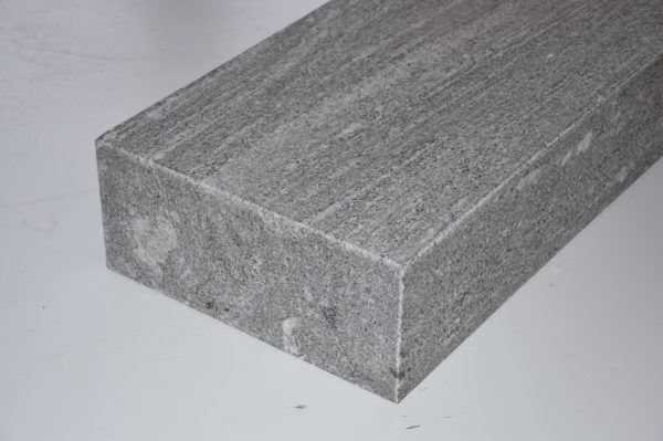 Granit Blockstufe Silver Mountain hellgrau 15x35x100 cm